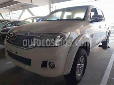 Toyota Hilux 4p Doble Cabina Base L4/2.7 Man usado (2014) color Blanco precio $240,000