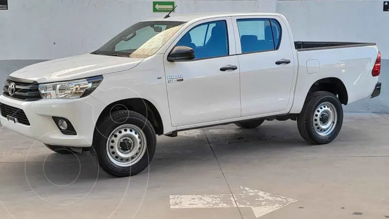 Foto Toyota Hilux Cabina Doble Diesel usado (2022) color Blanco precio $539,000