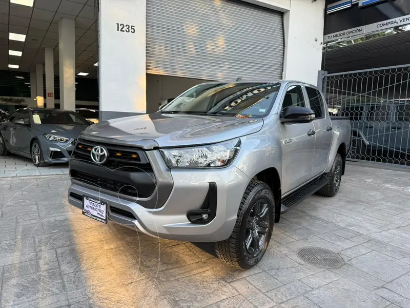 Foto Toyota Hilux Cabina Doble SR usado (2023) color Gris precio $499,000