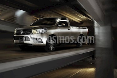 Toyota Hilux Cabina Sencilla nuevo color Blanco precio $338,800