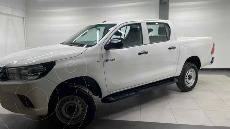 Foto Toyota Hilux Cabina Doble Base usado (2025) color Blanco precio $523,165