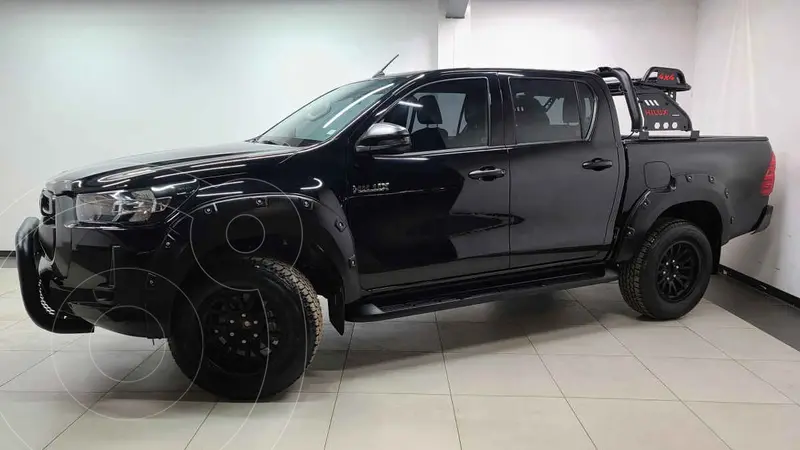 Foto Toyota Hilux Cabina Doble SR usado (2023) color Negro precio $610,000