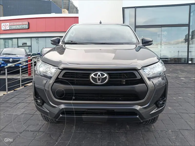 Foto Toyota Hilux Cabina Doble SR usado (2024) color Gris precio $548,000