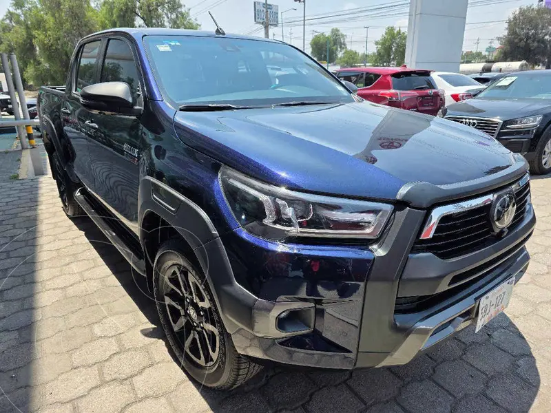 Foto Toyota Hilux Cabina Doble Diesel usado (2024) color Azul financiado en mensualidades(enganche $198,875 mensualidades desde $16,792)