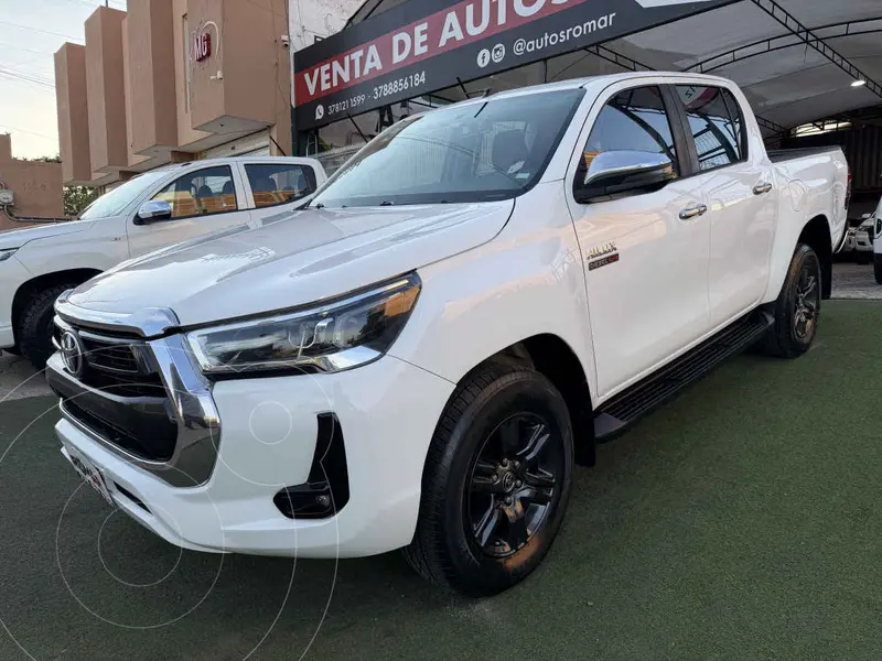 Foto Toyota Hilux Cabina Doble Diesel Aut usado (2021) color Blanco precio $579,999