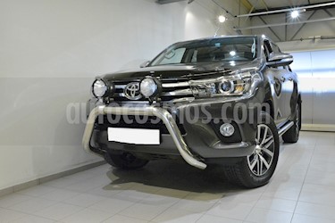 foto Toyota Hilux 2.4L Tdi 4x4 CD usado (2017) color Gris Oscuro precio u$s9,800