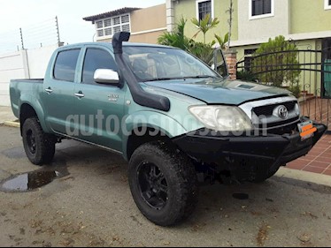 foto Toyota Hilux Doble Cabina 4x4 usado (2011) color Verde precio u$s11.500