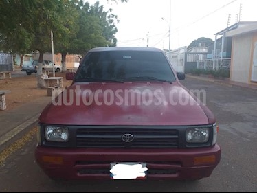 Toyota Hilux Doble Cabina 4x2 usado (1998) color Rojo precio u$s2.800