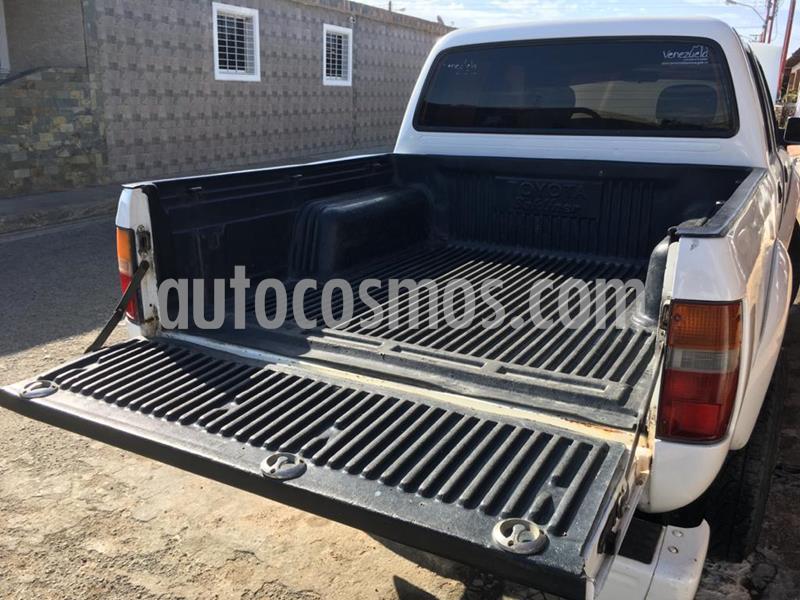 Toyota Hilux Doble Cabina 4x4 usado (1998) color Blanco precio u$s3.900
