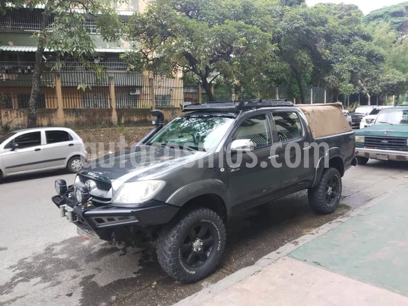 Toyota Hilux Doble Cabina 4x4 usado (2011) color Gris precio BoF23.000