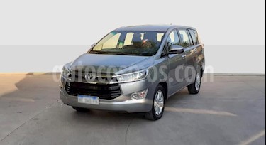 foto Toyota Innova SRV 2.7 Aut 8 Pas usado (2018) color Gris Claro precio $1.250.000