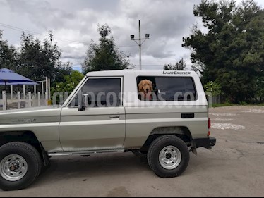 Foto venta Carro usado Toyota Land Cruiser 200 CabinadoA-A Part (2003) color Gris precio $59.000.000