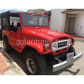 Foto Toyota Land Cruiser serie 70 4x4 usado (1974) color Rojo precio u$s3.900