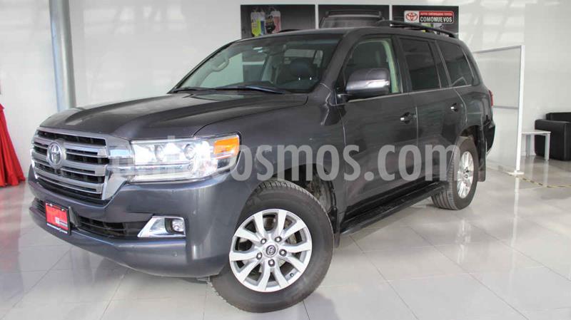 Toyota Land Cruiser 5.7L 4x4 usado (2016) color Gris precio $730,000