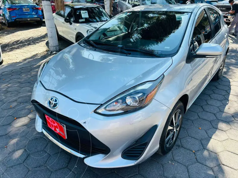 Foto Toyota Prius C 1.5L usado (2020) color Plata financiado en mensualidades(enganche $69,606 mensualidades desde $6,183)