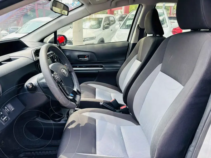 toyota prius-c