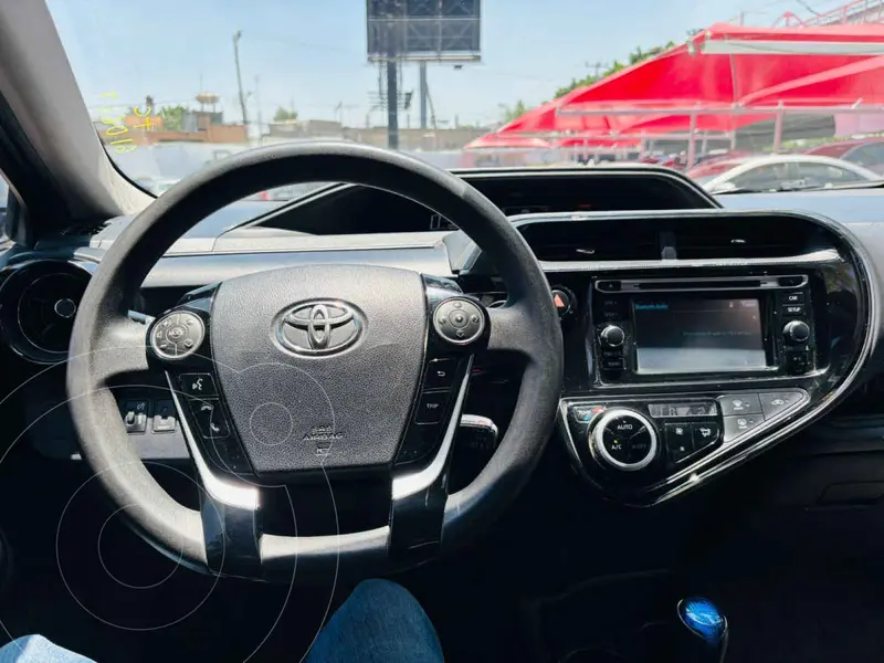 toyota prius-c