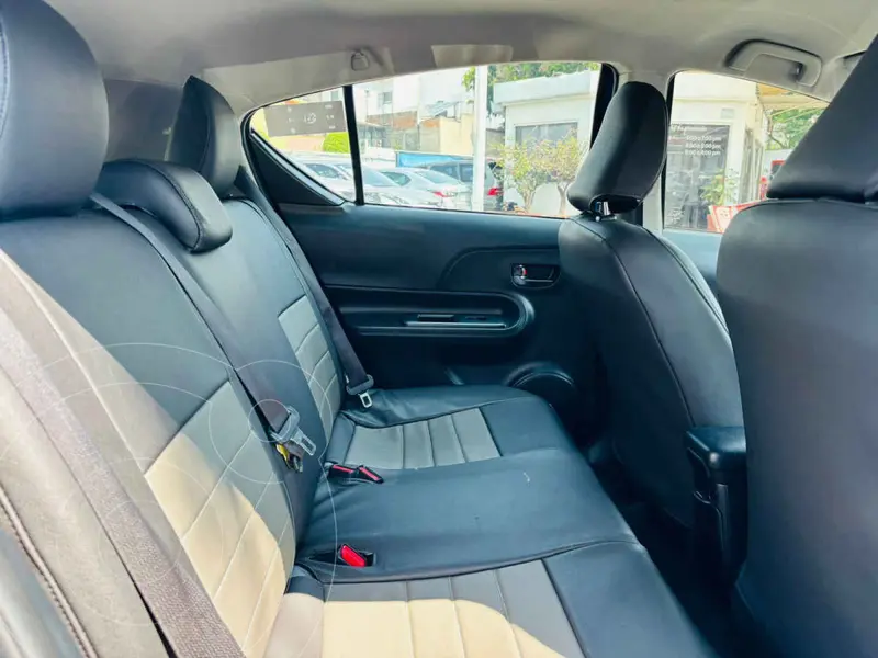 toyota prius-c