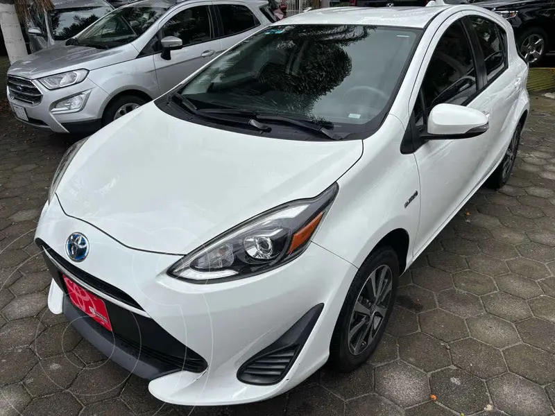 Foto Toyota Prius C 1.5L usado (2018) color Blanco precio $277,000