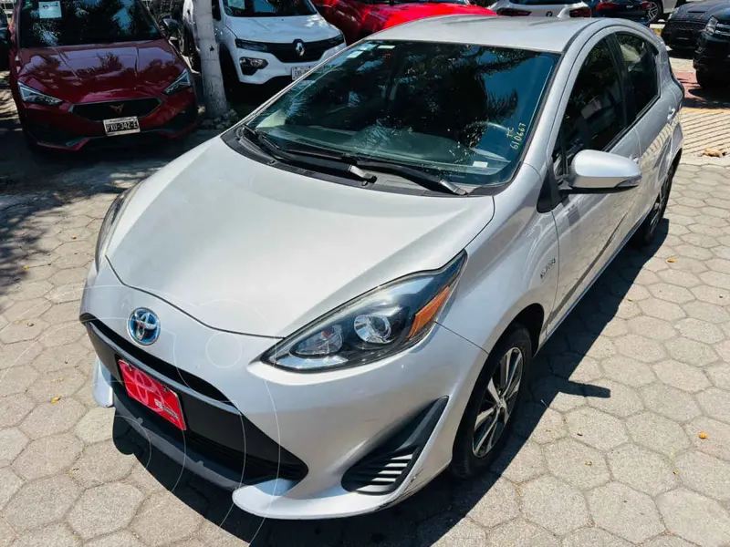 Foto Toyota Prius C 1.5L usado (2018) color Plata precio $257,000