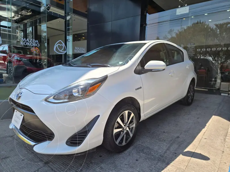 Foto Toyota Prius C 1.5L usado (2021) color Blanco precio $287,000