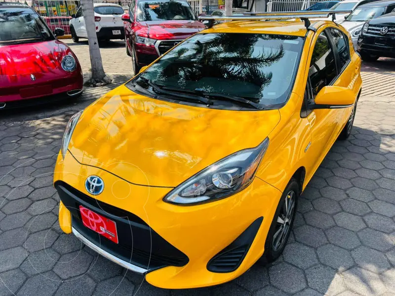 Foto Toyota Prius C 1.5L usado (2020) color Amarillo financiado en mensualidades(enganche $77,669 mensualidades desde $6,899)