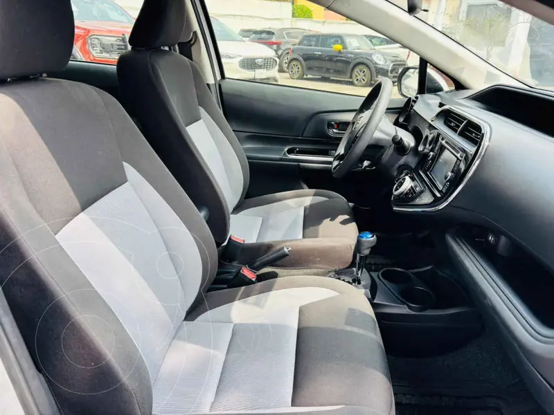 toyota prius-c