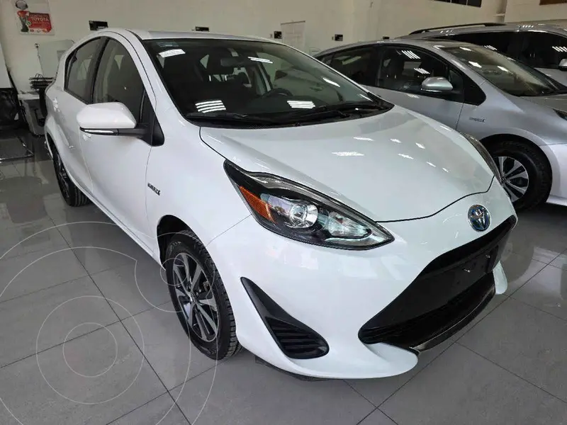 Foto Toyota Prius C 1.5L usado (2021) color Blanco financiado en mensualidades(enganche $83,312 mensualidades desde $7,035)