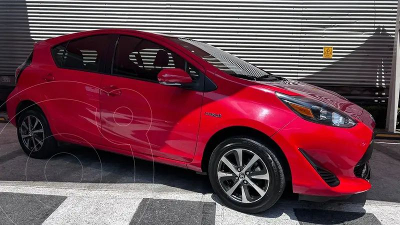 Foto Toyota Prius C 1.5L usado (2021) color Rojo precio $355,000