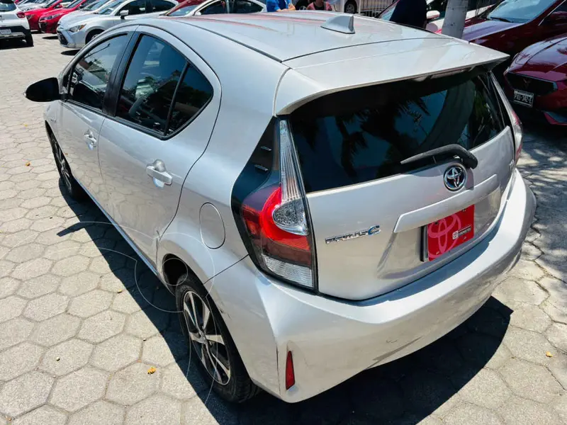 toyota prius-c