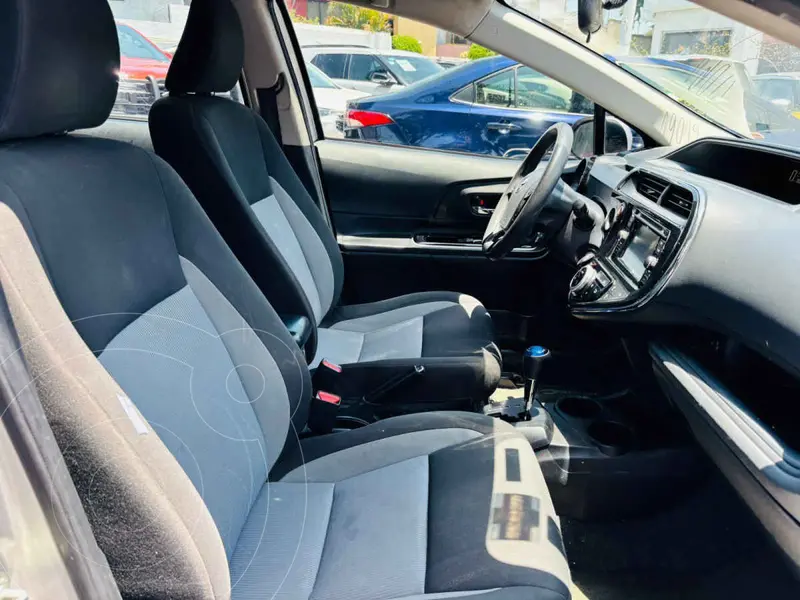 toyota prius-c