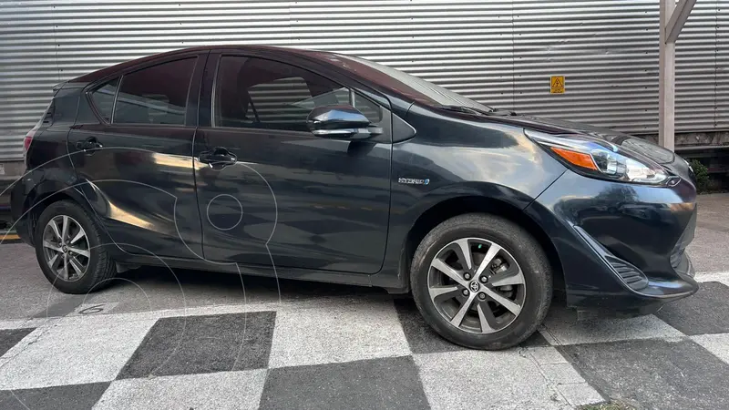 Foto Toyota Prius C 1.5L usado (2020) color Negro financiado en mensualidades(enganche $125,400 mensualidades desde $5,387)