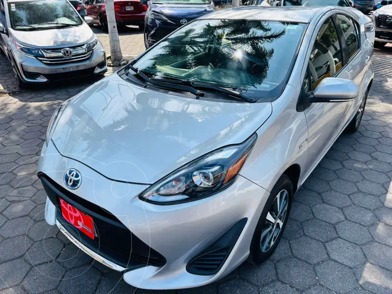 Foto Toyota Prius C 1.5L usado (2021) color Plata precio $297,000