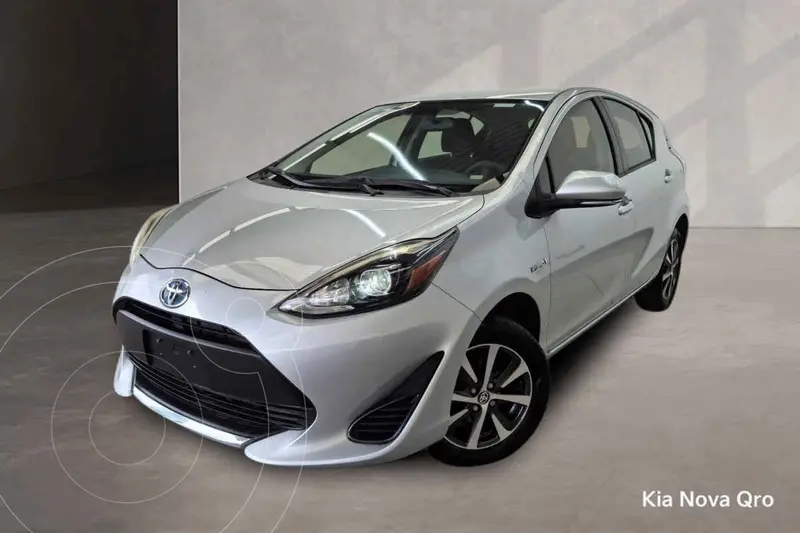 Foto Toyota Prius C 1.5L usado (2021) color Plata financiado en mensualidades(enganche $77,662 mensualidades desde $6,667)