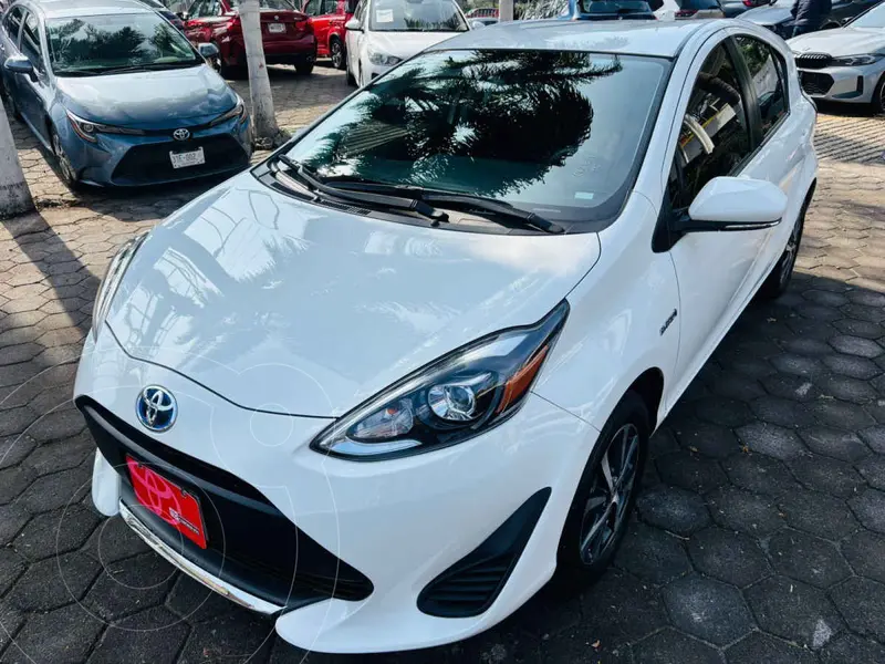 Foto Toyota Prius C 1.5L usado (2021) color Blanco financiado en mensualidades(enganche $79,819 mensualidades desde $7,090)