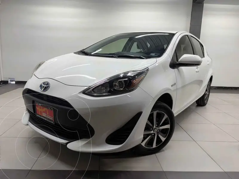 Foto Toyota Prius C 1.5L usado (2021) color Blanco financiado en mensualidades(enganche $68,200 mensualidades desde $6,728)