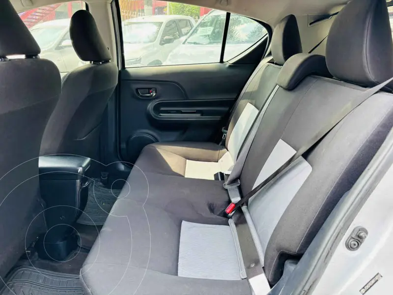 toyota prius-c