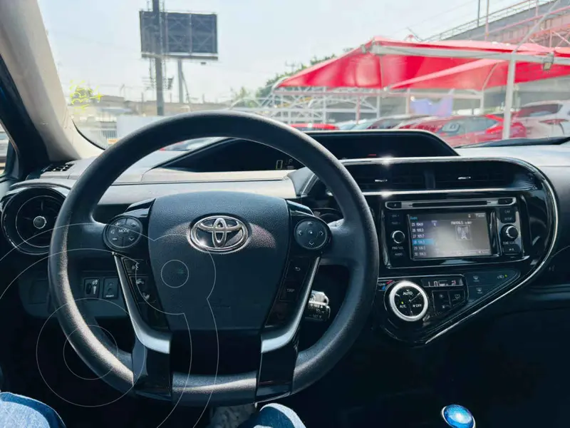 toyota prius-c