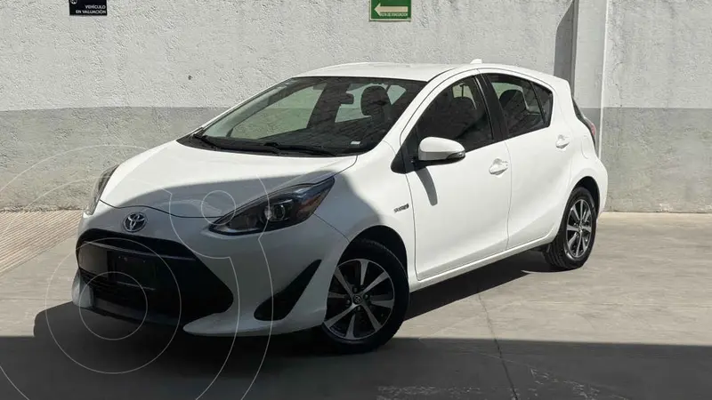 Foto Toyota Prius C 1.5L usado (2019) color Blanco precio $279,000