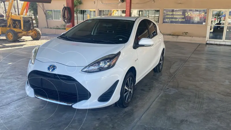 Foto Toyota Prius C 1.5L usado (2020) color Blanco precio $289,000
