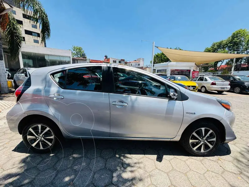 toyota prius-c