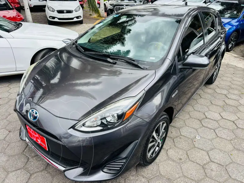 Foto Toyota Prius C 1.5L usado (2020) color Gris financiado en mensualidades(enganche $77,669 mensualidades desde $6,899)