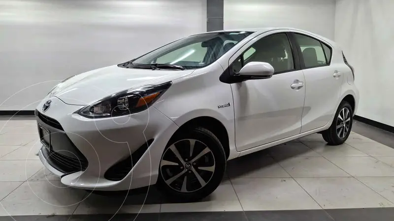 Foto Toyota Prius C 1.5L usado (2020) color Blanco precio $335,000