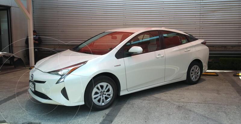 Foto Toyota Prius Premium SR usado (2017) color Blanco financiado en mensualidades(enganche $36,000)