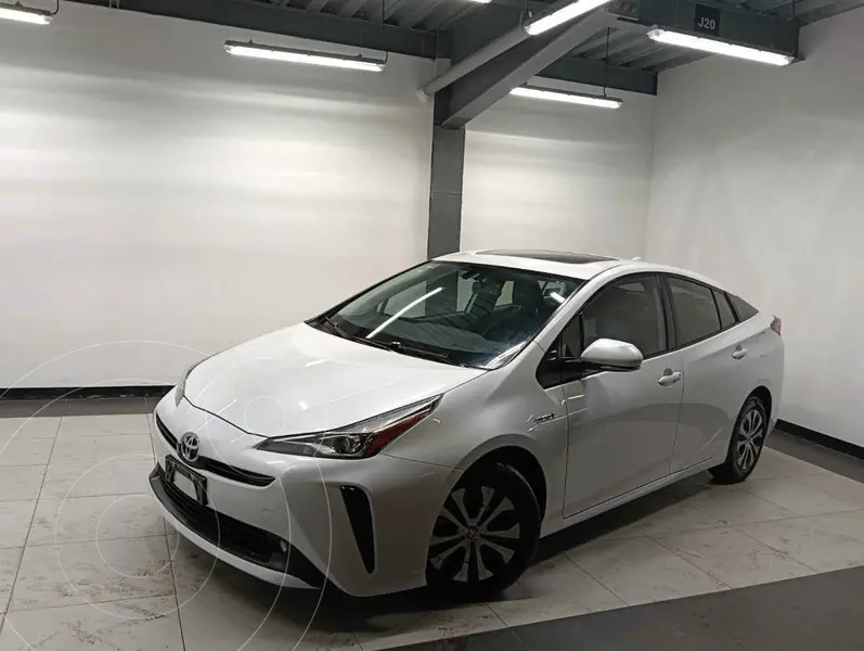 Foto Toyota Prius Premium usado (2021) color Blanco financiado en mensualidades(enganche $84,700 mensualidades desde $8,356)