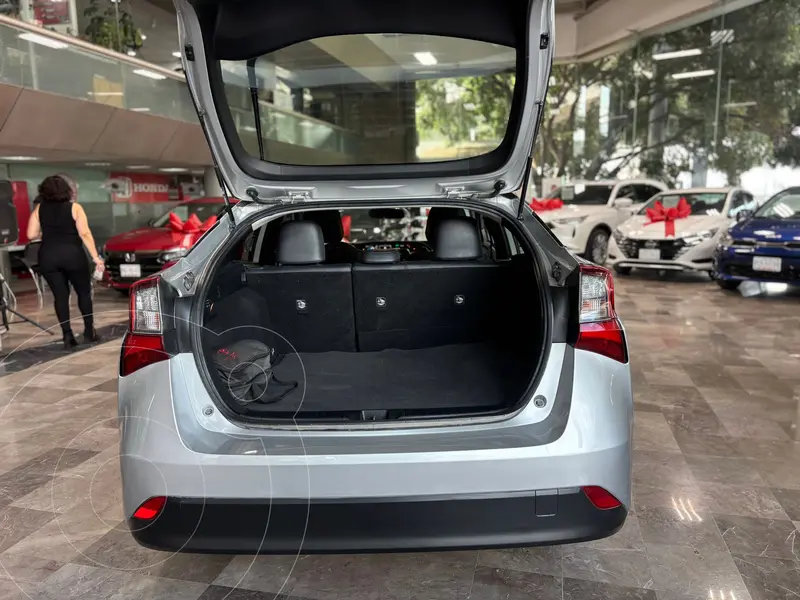 Foto Toyota Prius Premium usado (2019) color plateado precio $309,000