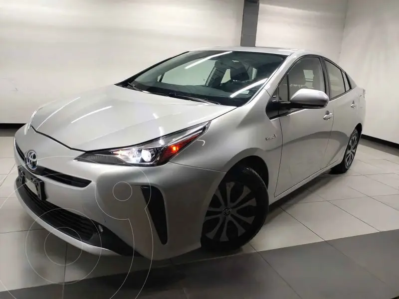 Foto Toyota Prius Premium usado (2022) color Plata financiado en mensualidades(enganche $89,100 mensualidades desde $8,790)