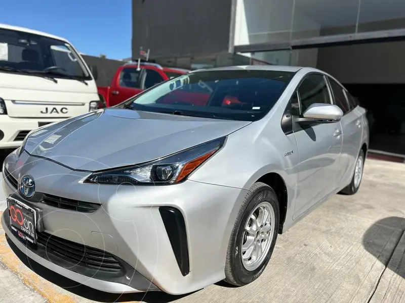 Foto Toyota Prius Base usado (2021) color plateado precio $300,000
