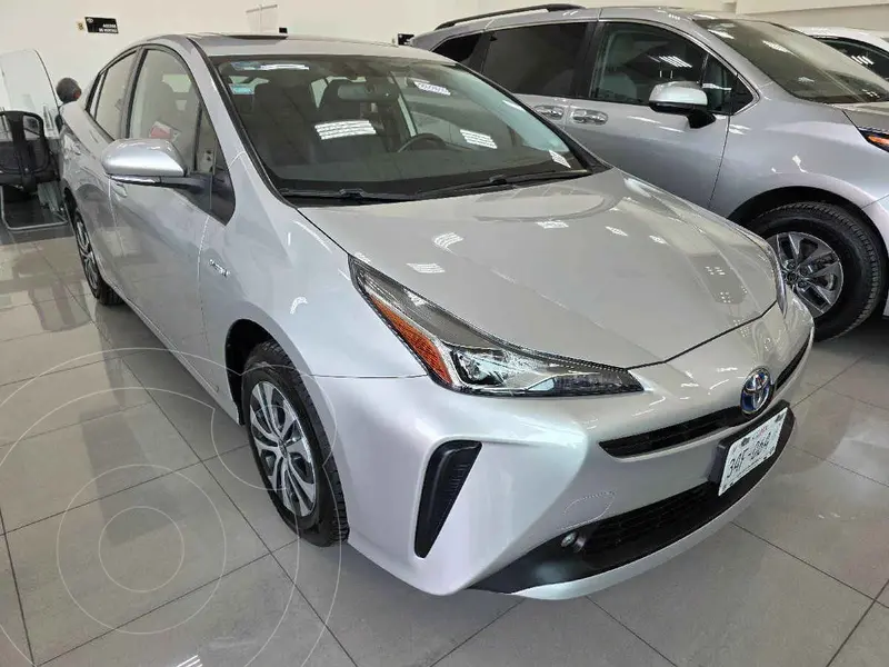Foto Toyota Prius Premium usado (2021) color Plata financiado en mensualidades(enganche $96,750 mensualidades desde $8,169)