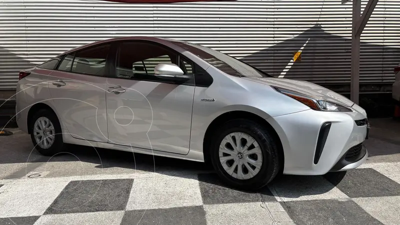 Foto Toyota Prius Base usado (2020) color plateado precio $315,000